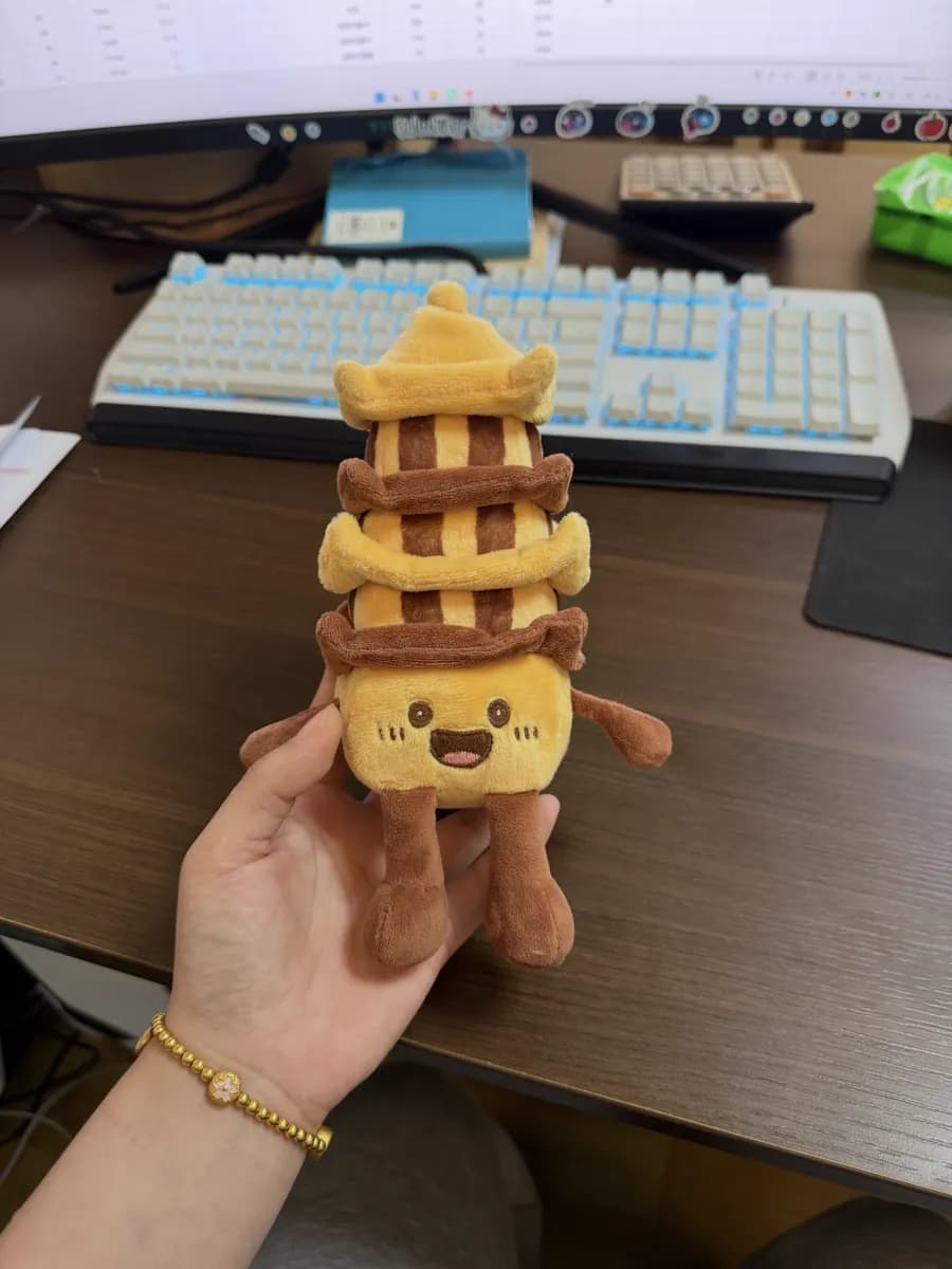 Palm-sized pancake tower plush toy
